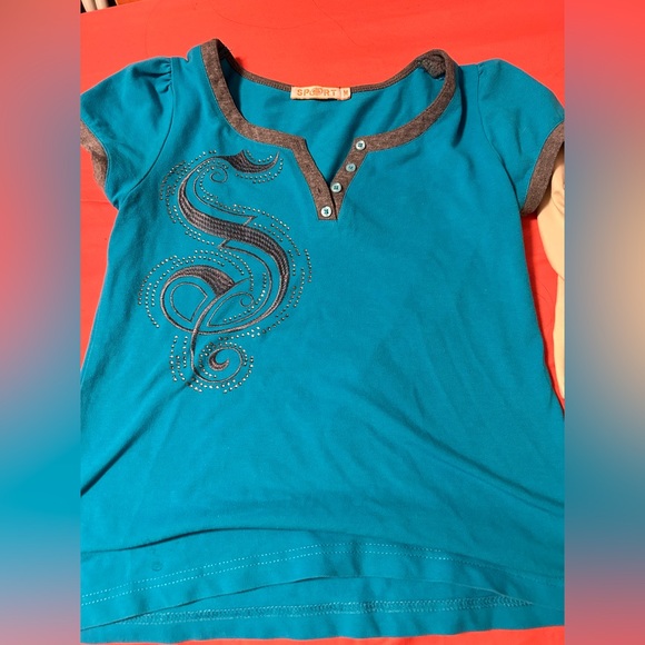 Tops - y2k shirt